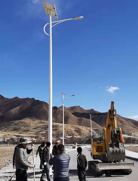 甘南碌曲10米伊宁县太阳能路灯项目