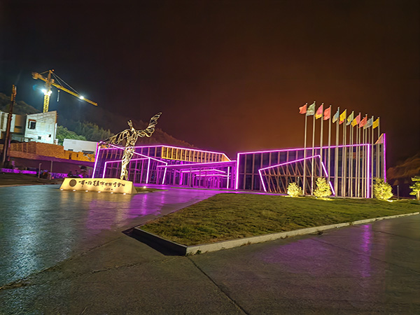 城市亮化是现代城市建设的重要组成部分，它不仅可以美化城市的夜景，还能提升城市的整体形象。随着科技的不断进步，城市亮化也得到了更多的关注和创新。本文将介绍一些关于城市亮化的创意和技术，帮助读者了解伊宁县城市亮化的重要性以及如何进行伊宁县城市亮化的规划和实施。