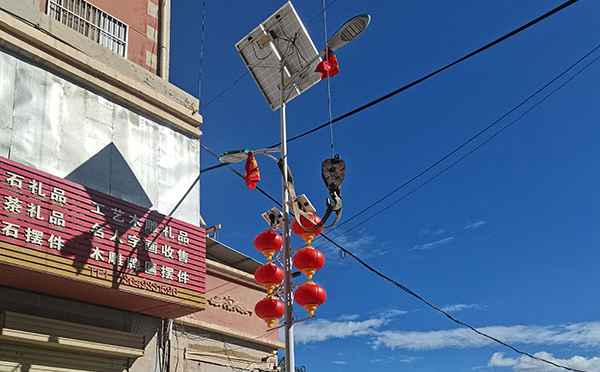 伊宁县智慧路灯在城市物联网系统中的集成与运维