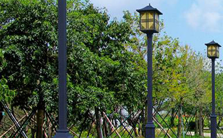 太阳能伊宁县庭院灯价格为何差三倍？关键看这几点